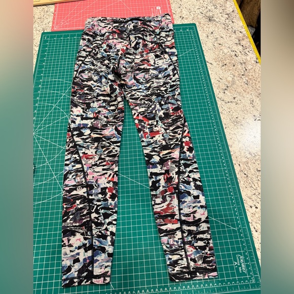 Lululemon Athletics Leggings Abstract Print Full Length Size 8 Athletic Yoga - Picture 7 of 9
